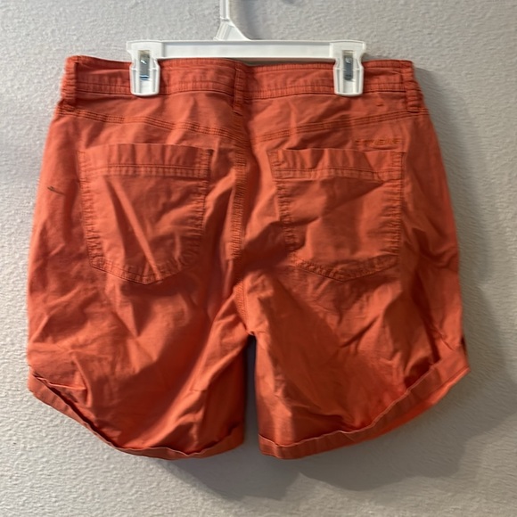 DKNY longer short with cuff bottom size 4 - Picture 3 of 5